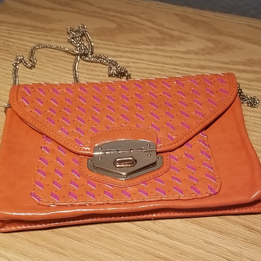 Crossover Flat Shoulder Bag